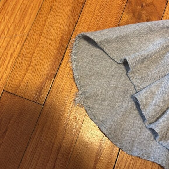 LAUREN CONRAD BELL SLEEVES W/ EMBROIDERED SHOULDERS SLIT BACK  XS SMALL GRAY - Picture 7 of 10